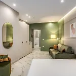 بيت ضيافة The Oasis نابولي
