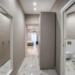 The Oasis نابولي