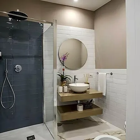 The Oasis 4*