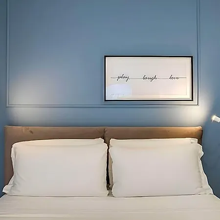 The Oasis 4* Napoli