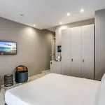 The Oasis 4*