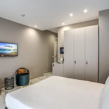 The Oasis 4*